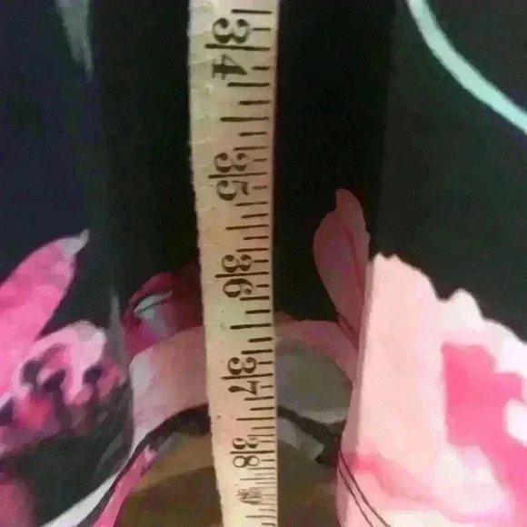 Super Cute Flowy Dress - Picture 4 of 4